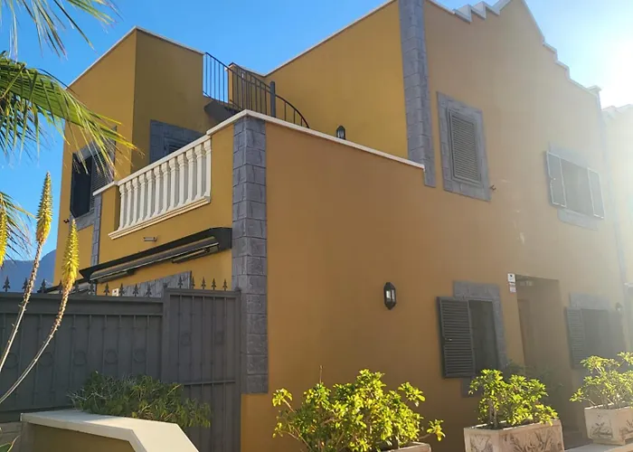 Sun And Townhouse El Duque *