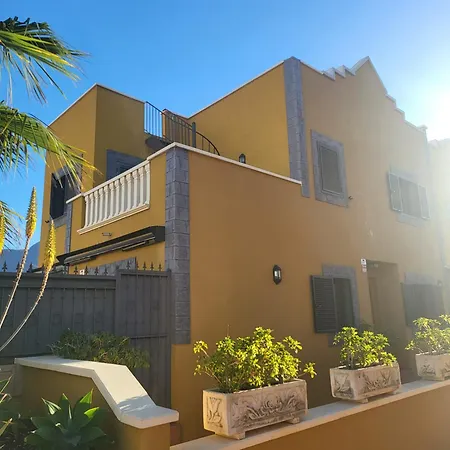 Cozy Townhouse In *