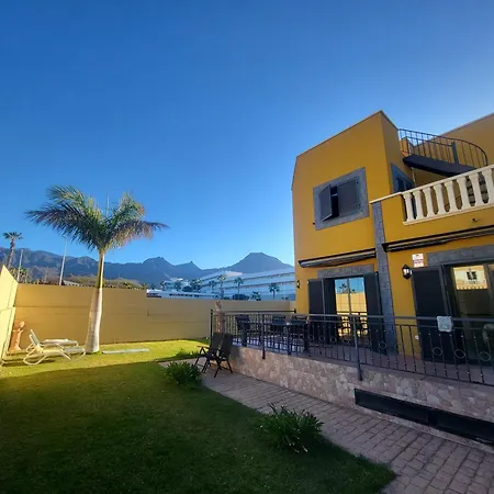 Sun And Townhouse El Duque בית נופש *