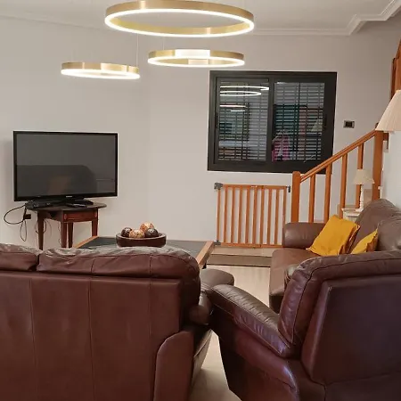 בית נופש Sun And Townhouse El Duque אדחה