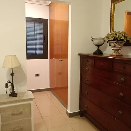 Sun And Townhouse El Duque בית נופש אדחה