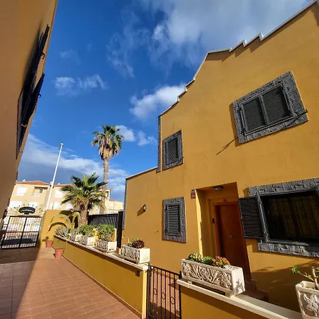 Cozy Townhouse In * أذيخي