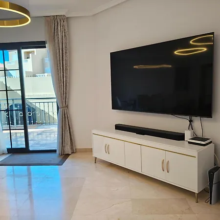 بيت للعطل Cozy Townhouse In *