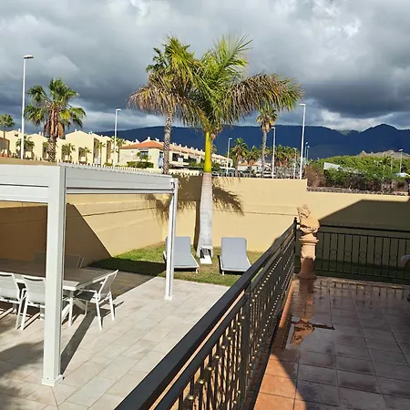 Sun And Townhouse El Duque *