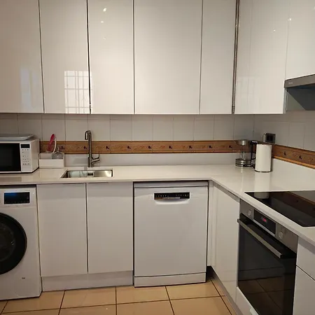 Sun And Townhouse El Duque 아데제