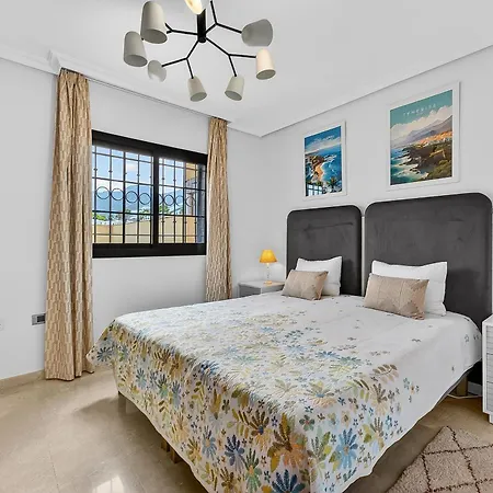 Cozy Townhouse In بيت للعطل