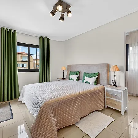 بيت للعطل Cozy Townhouse In أذيخي