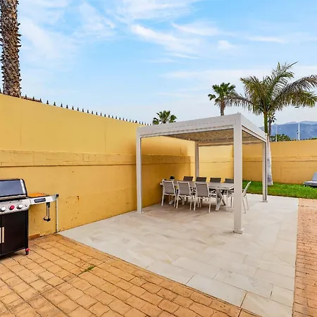 بيت للعطل Cozy Townhouse In *